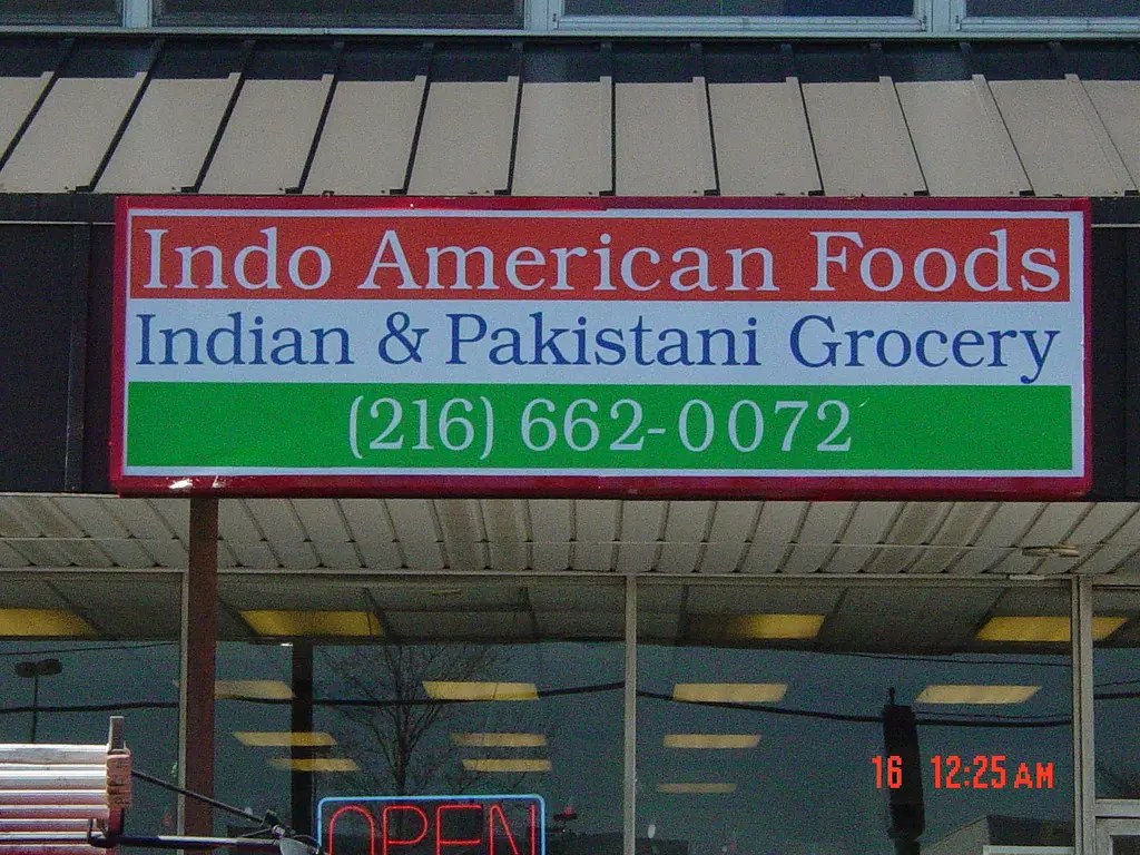Storefront signs in Solon