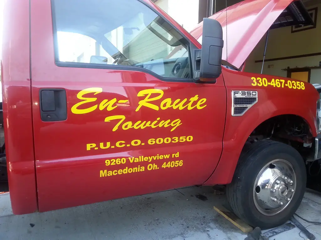 Tow truck graphics in Shaker Heights