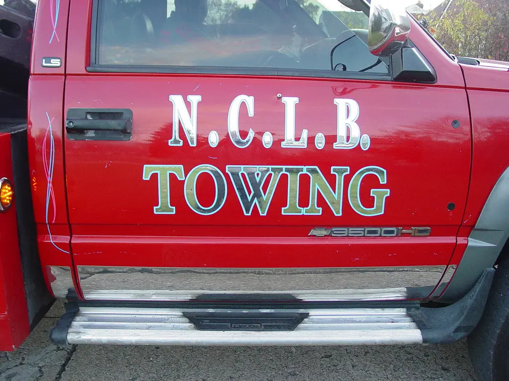 Towing signs in Cleveland